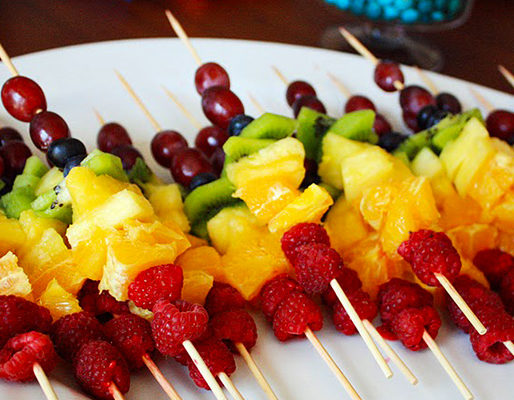 Colorful fruit skewers: a healthy and visually appealing assortment of fresh fruits on skewers